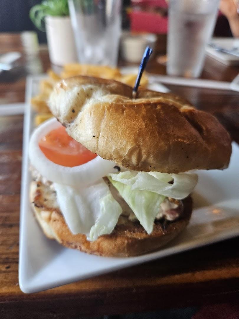 Social Oak Chophouse & Wine Bar